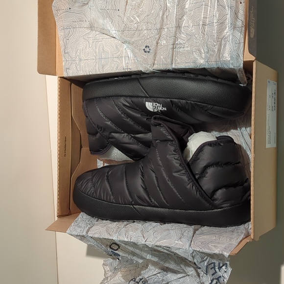 COPY - Mens North Face Thermoball Traction Bootie Slippers - Picture 3 of 7